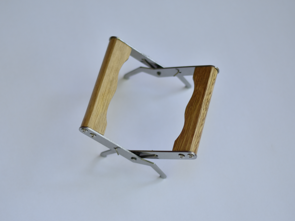 WOOD HANDLE FRAME GRIP
