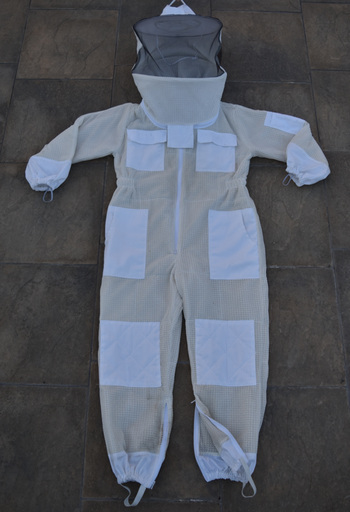 [A0640] LARGE WHITE VENTILATED SUIT WITH ROUND HAT