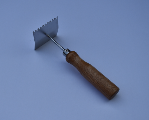 [A0741] QUEEN EXCLUDER SCRAPER TOOL