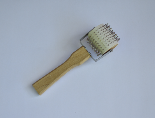 [A0761] MASTER BEEKEEPER’S UNCAPPING ROLL