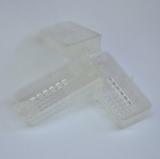 [A0811] MEDIUM RECTANGULAR CLEAR QUEEN CAGE 