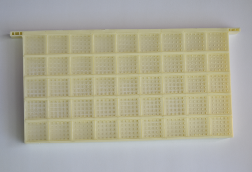 [A0819] QUEEN BANK FRAME – HOLDS 45 QUEENS