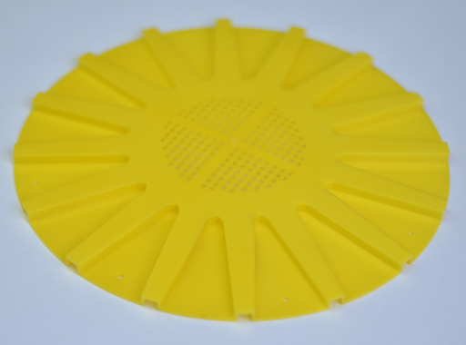 [A1026] YELLOW PLASTIC BEE ESCAPE